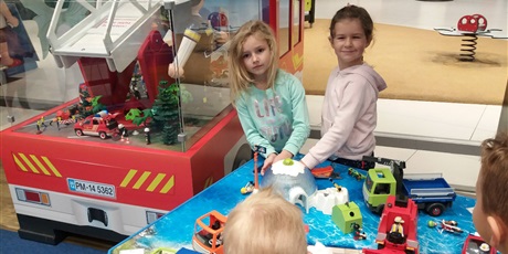 Powiększ grafikę: 23 pazdziernika grupa Elfów wybrała się na wycieczkę do Galerii Metropolia na wystawę budowli z klocków lego.