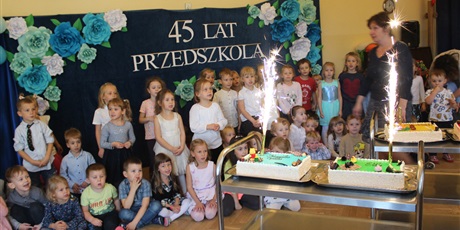 Powiększ grafikę: 45-lecie-przedszkola-nr-67-wesole-skrzaty-c-d-385297.jpg