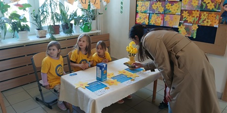 Powiększ grafikę: akcja-pola-nadziei-w-przedszkolu-wesole-skrzaty-nr67-690267.jpg