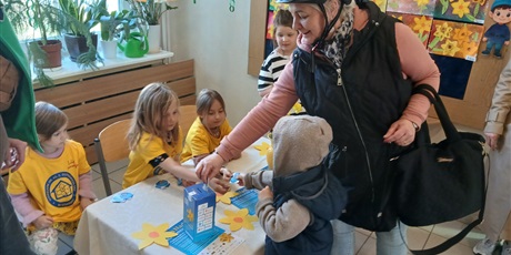 Powiększ grafikę: akcja-pola-nadziei-w-przedszkolu-wesole-skrzaty-nr67-690270.jpg