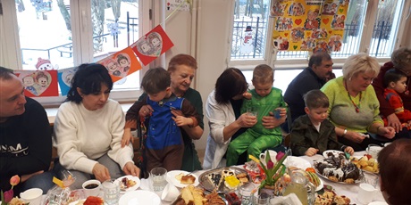 Powiększ grafikę: bal-karnawalowy-z-babcia-i-dziadkiem-w-wesolych-skrzatach-673177.jpg