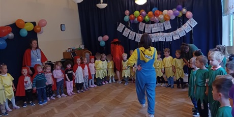Powiększ grafikę: bal-z-okzji-dnia-przedszkolaka-641500.jpg