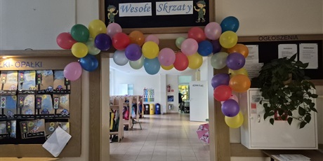 Powiększ grafikę: bal-z-okzji-dnia-przedszkolaka-641532.jpg