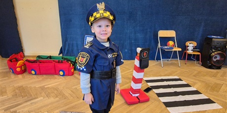 Powiększ grafikę: bezpieczni-na-drodze-spotkanie-ze-straza-miejska-660204.jpg