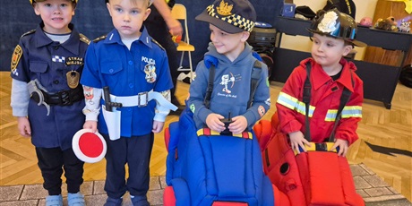 Powiększ grafikę: bezpieczni-na-drodze-spotkanie-ze-straza-miejska-660206.jpg