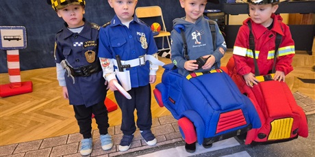 Powiększ grafikę: bezpieczni-na-drodze-spotkanie-ze-straza-miejska-660207.jpg