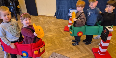 Powiększ grafikę: bezpieczni-na-drodze-spotkanie-ze-straza-miejska-660222.jpg