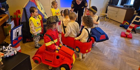 Powiększ grafikę: bezpieczni-na-drodze-spotkanie-ze-straza-miejska-660230.jpg