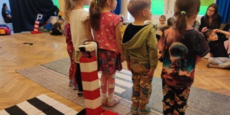 Powiększ grafikę: bezpieczni-na-drodze-spotkanie-ze-straza-miejska-660241.jpg