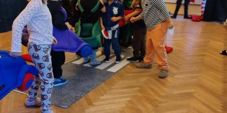 Powiększ grafikę: bezpieczni-na-drodze-spotkanie-ze-straza-miejska-660243.jpg