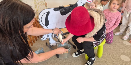 Powiększ grafikę: co-slychac-na-wiejskim-podworku-684682.jpg