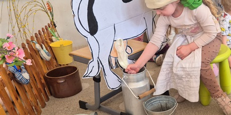 Powiększ grafikę: co-slychac-na-wiejskim-podworku-684689.jpg