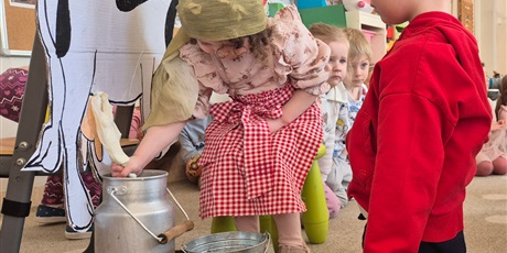 Powiększ grafikę: co-slychac-na-wiejskim-podworku-684691.jpg