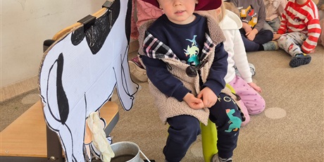 Powiększ grafikę: co-slychac-na-wiejskim-podworku-684692.jpg