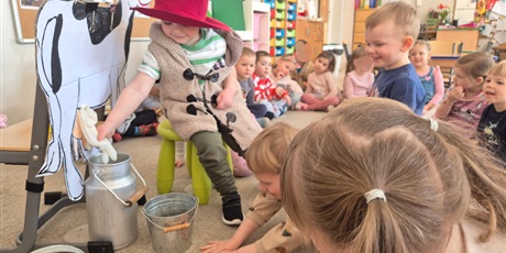 Powiększ grafikę: co-slychac-na-wiejskim-podworku-684694.jpg