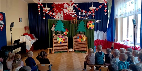 Powiększ grafikę: dyzio-piorko-przedstawienie-teatralne-w-wykonaniu-teatru-qufer-655929.jpg