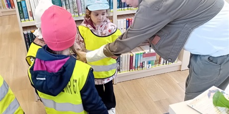 Powiększ grafikę: dzien-bibliotekarza-693348.jpg
