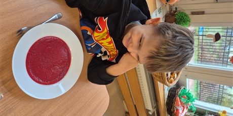 Powiększ grafikę: dzien-buraka-w-wesolych-skrzatach-658465.jpg