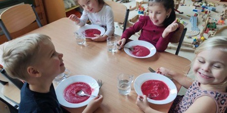 Powiększ grafikę: dzien-buraka-w-wesolych-skrzatach-658474.jpg