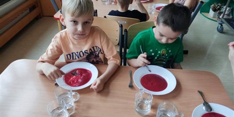 Powiększ grafikę: dzien-buraka-w-wesolych-skrzatach-658475.jpg