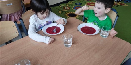 Powiększ grafikę: dzien-buraka-w-wesolych-skrzatach-658476.jpg