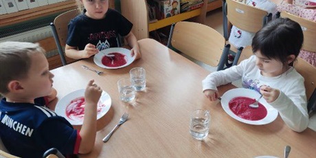 Powiększ grafikę: dzien-buraka-w-wesolych-skrzatach-658477.jpg