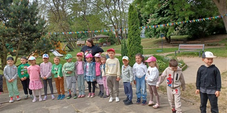 Powiększ grafikę: dzien-dziecka-w-wesolych-skrzatach-dyskoteka-i-lodowe-szalenstwo-698675.jpg