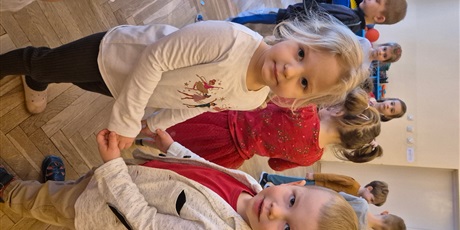 Powiększ grafikę: dzien-okazywania-uczuc-walentynki-w-przedszkolu-674560.jpg