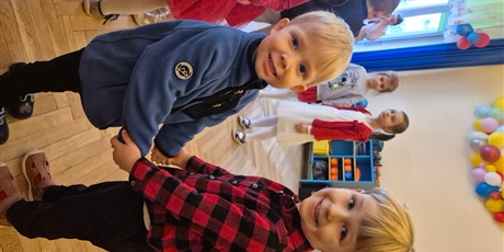 Powiększ grafikę: dzien-okazywania-uczuc-walentynki-w-przedszkolu-674561.jpg