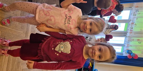 Powiększ grafikę: dzien-okazywania-uczuc-walentynki-w-przedszkolu-674562.jpg