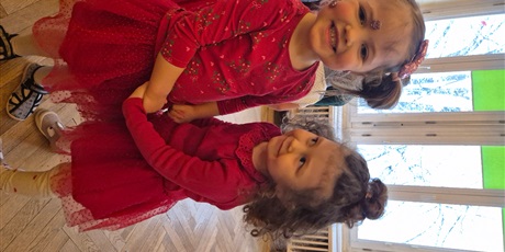 Powiększ grafikę: dzien-okazywania-uczuc-walentynki-w-przedszkolu-674563.jpg