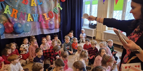 Powiększ grafikę: dzien-okazywania-uczuc-walentynki-w-przedszkolu-674586.jpg