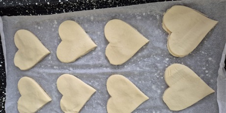 Powiększ grafikę: dzien-okazywania-uczuc-walentynki-w-przedszkolu-674588.jpg