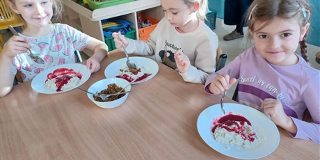 Powiększ grafikę: dzien-owsianki-w-wesolych-skrzatach-645710.jpg