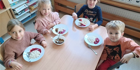 Powiększ grafikę: dzien-owsianki-w-wesolych-skrzatach-645712.jpg