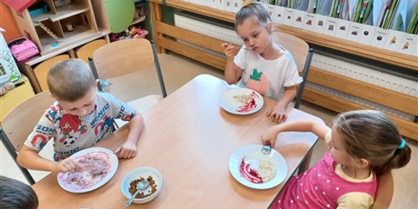 Powiększ grafikę: dzien-owsianki-w-wesolych-skrzatach-645714.jpg