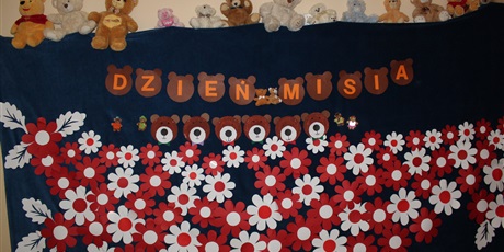 Powiększ grafikę: dzien-pluszowego-misia-13807.jpg