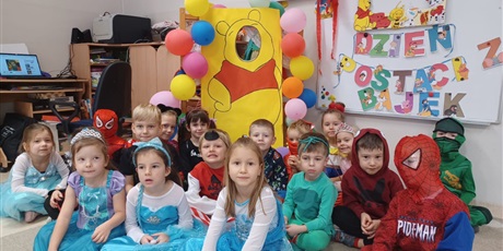 Powiększ grafikę: dzien-postaci-z-bajek-653122.jpg