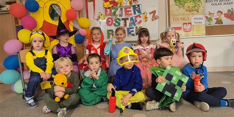 Powiększ grafikę: dzien-postaci-z-bajek-653123.jpg