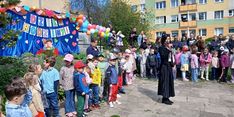 Powiększ grafikę: dzien-rodziny-w-przedszkolu-wesole-skrzaty-694611.jpg