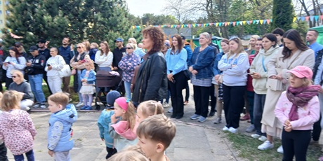 Powiększ grafikę: dzien-rodziny-w-przedszkolu-wesole-skrzaty-694614.jpg