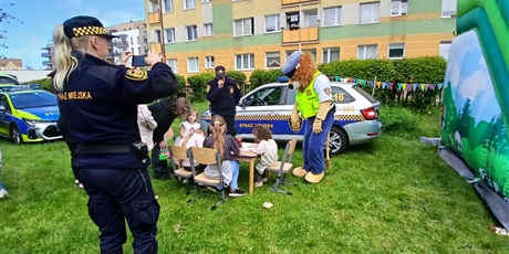 Powiększ grafikę: dzien-rodziny-w-przedszkolu-wesole-skrzaty-694642.jpg