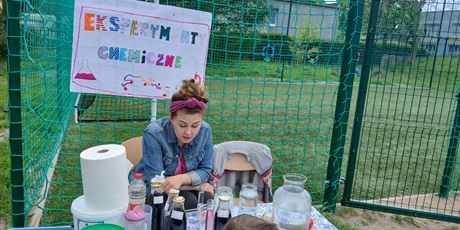 Powiększ grafikę: dzien-rodziny-w-przedszkolu-wesole-skrzaty-694652.jpg