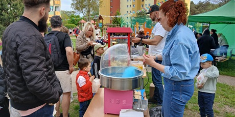 Powiększ grafikę: dzien-rodziny-w-przedszkolu-wesole-skrzaty-694655.jpg