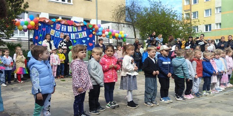 Powiększ grafikę: dzien-rodziny-w-przedszkolu-wesole-skrzaty-694712.jpg