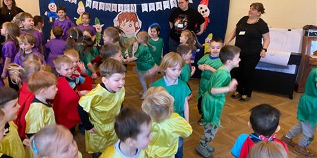 Powiększ grafikę: dzien-wesolego-skrzata-681459.jpg