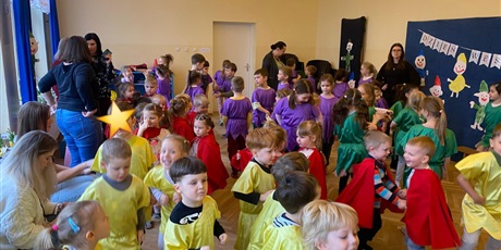 Powiększ grafikę: dzien-wesolego-skrzata-681461.jpg