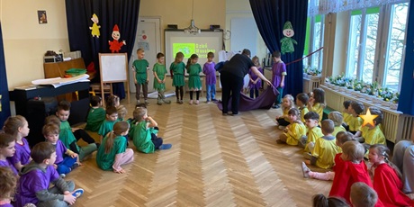 Powiększ grafikę: dzien-wesolego-skrzata-681485.jpg