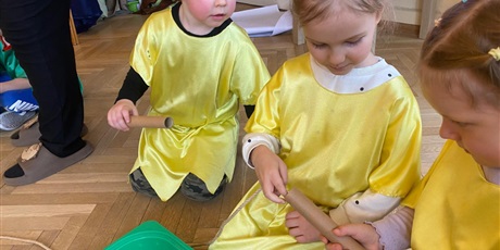 Powiększ grafikę: dzien-wesolego-skrzata-681489.jpg