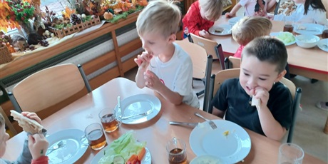 Powiększ grafikę: dzien-zdrowej-tortilli-655966.jpg